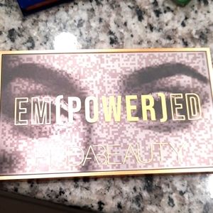 Huda Beauty Empowered Eyeshadow Palette